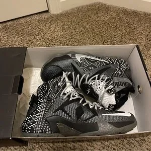 Nike | Shoes | Lebron 2 Nike Black History Month Gently Used  display picture 2